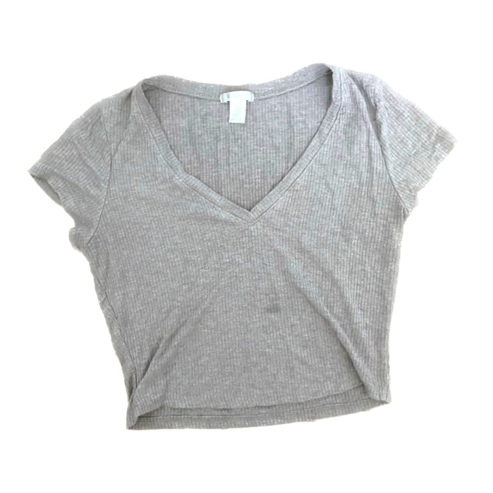Boozo regular tee top cream color, fits large-medium.